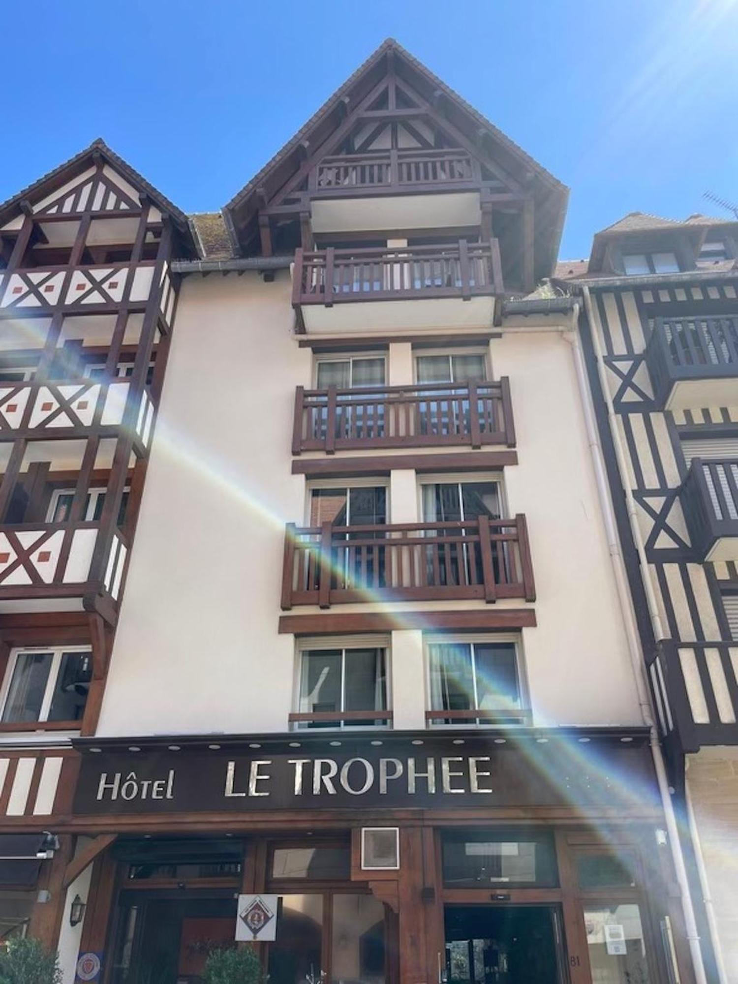 Le Trophee Boutique Hotel Spa- La Loggia Appart'Hotel Deauville Luaran gambar