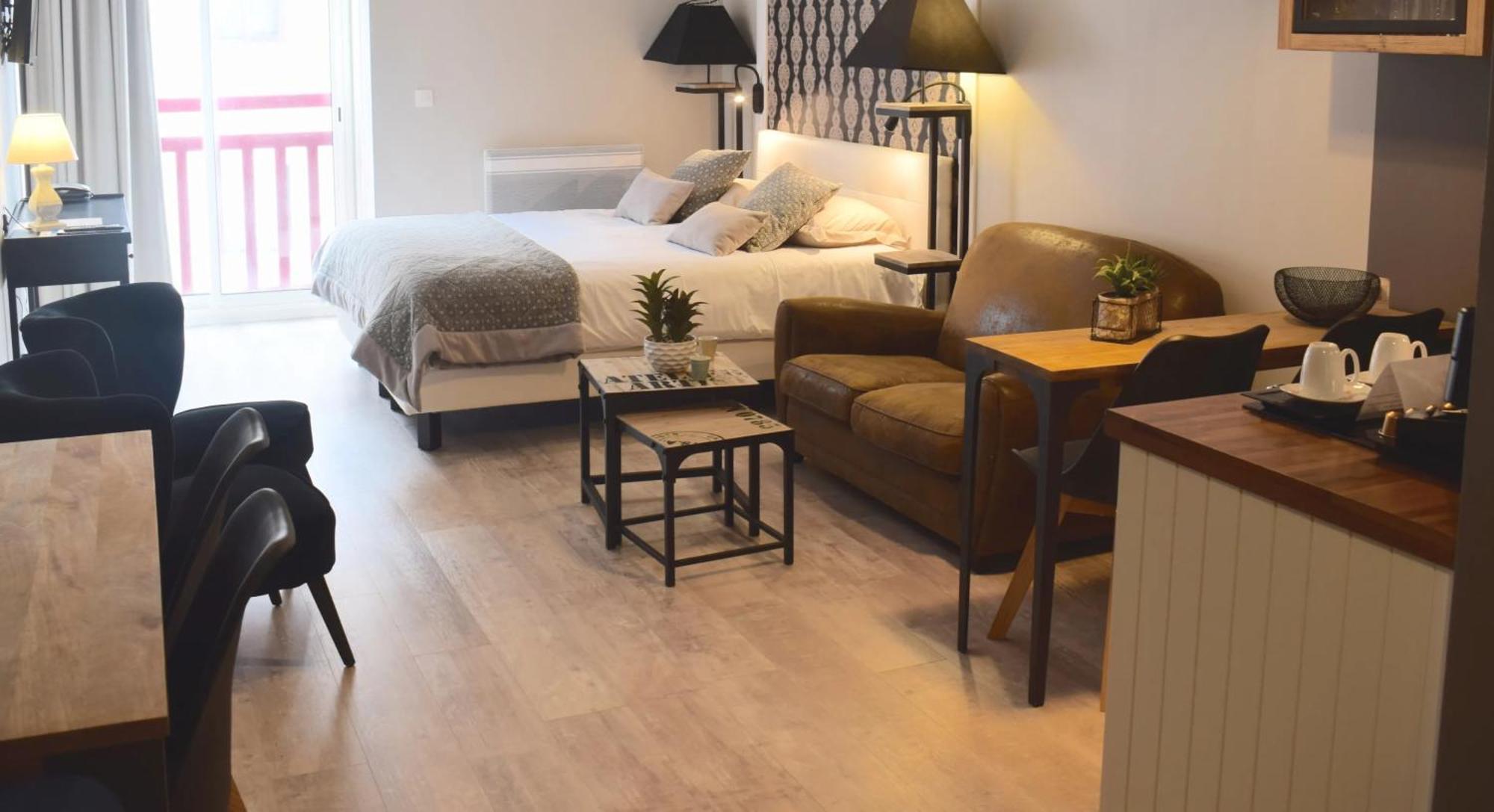 Le Trophee Boutique Hotel Spa- La Loggia Appart'Hotel Deauville Luaran gambar