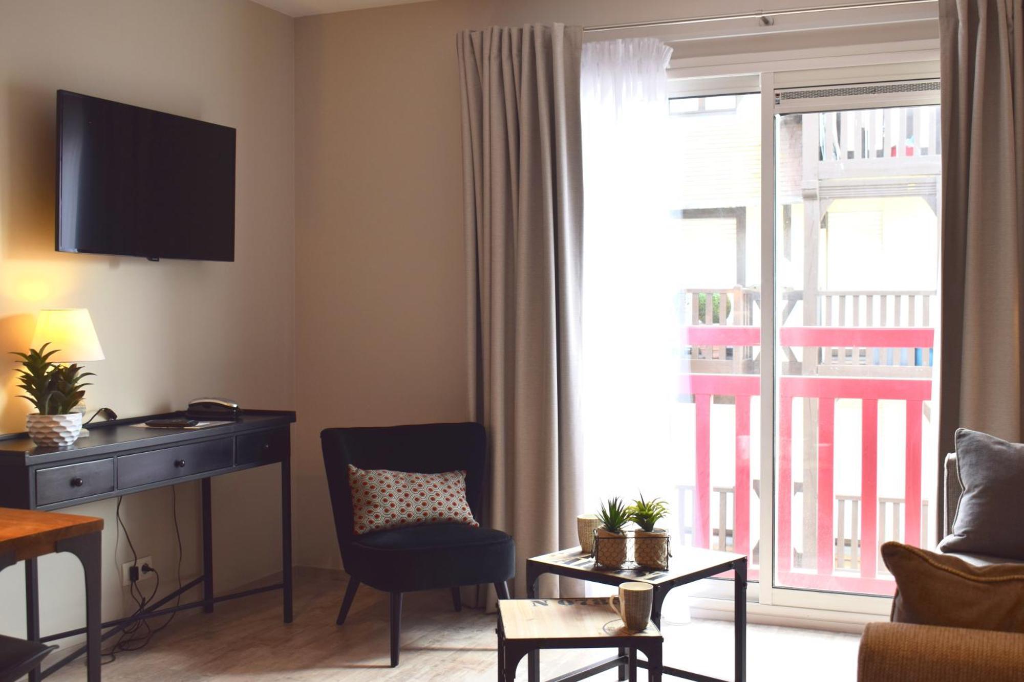 Le Trophee Boutique Hotel Spa- La Loggia Appart'Hotel Deauville Luaran gambar