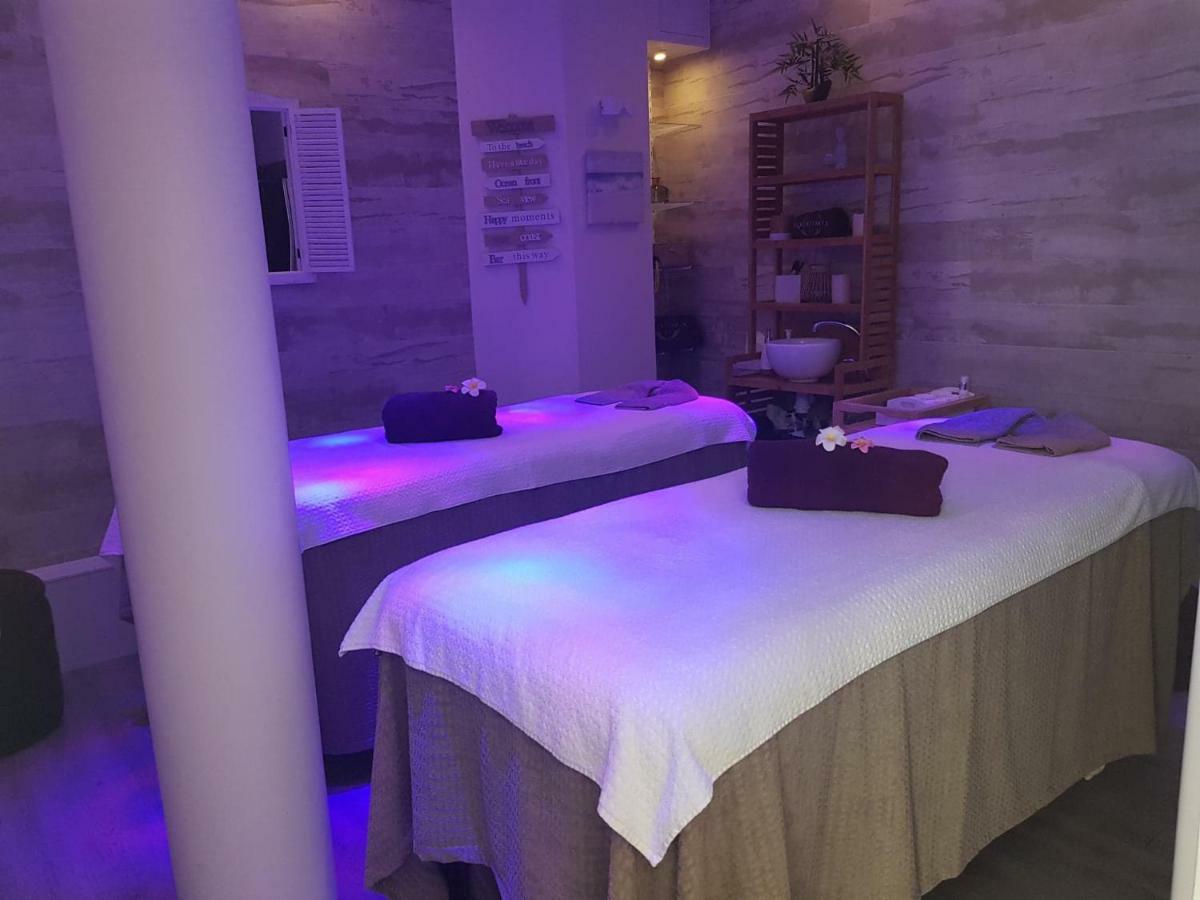 Le Trophee Boutique Hotel Spa- La Loggia Appart'Hotel Deauville Luaran gambar